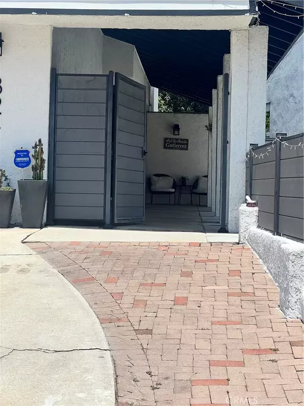 La Mirada, CA 90638,13241 Oakwood Lane