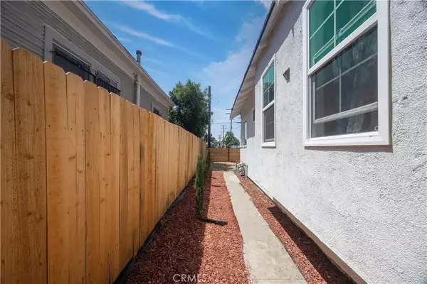 Los Angeles, CA 90011,1471 E 41 PL