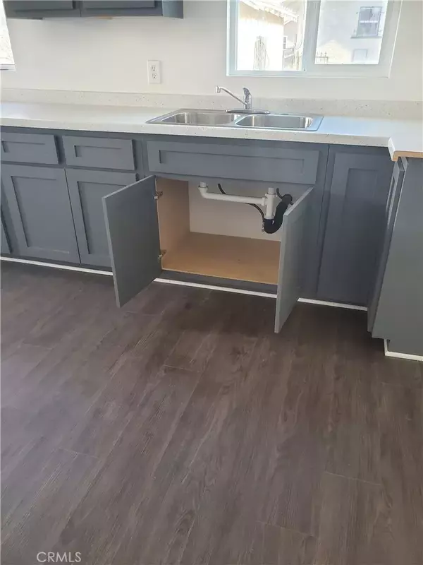 Los Angeles, CA 90044,837 W W Gage Ave