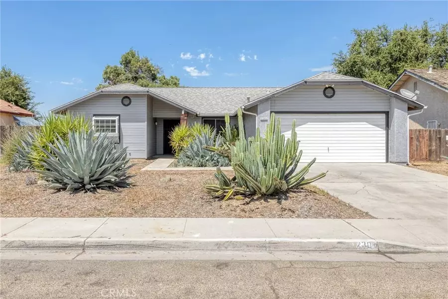 2306 10th Street, Sanger, CA 93657
