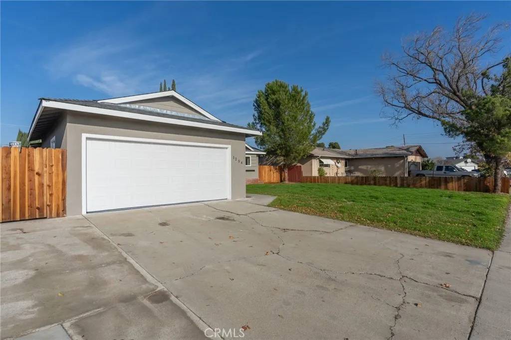 Los Banos, CA 93635,1254 Santa Cruz Way