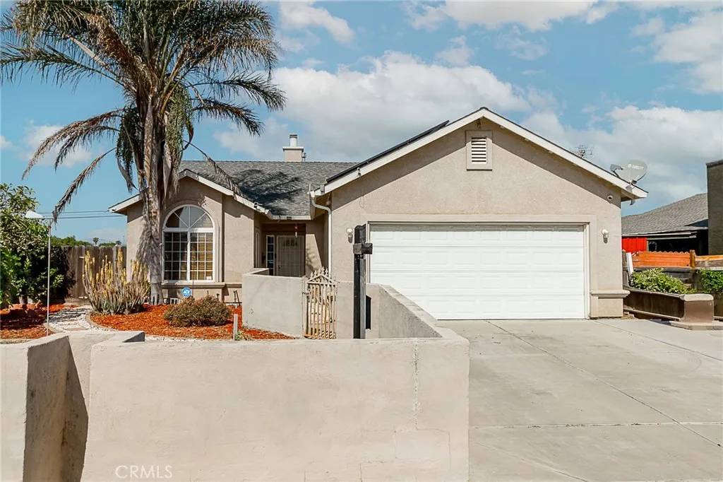 1017 East Avenue, Gustine, CA 95322