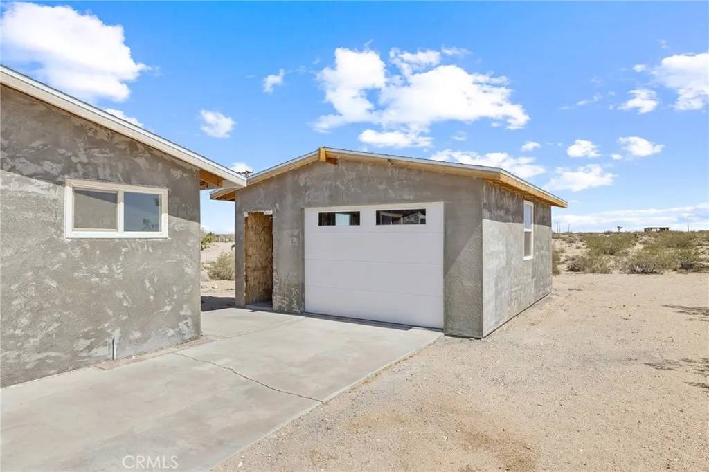 Joshua Tree, CA 92252,64515 Del Oro Road