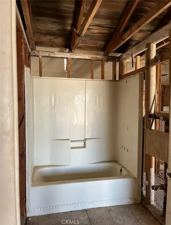 Lucerne Valley, CA 92356,14588 Locust