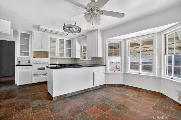 Bakersfield, CA 93306,1717 Locust Ravine