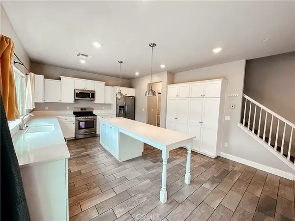 Clovis, CA 93619,4142 Rialto Avenue