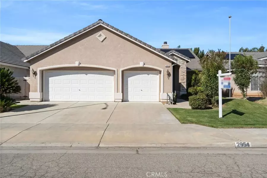 2954 E Emerald Avenue, Fresno, CA 93720