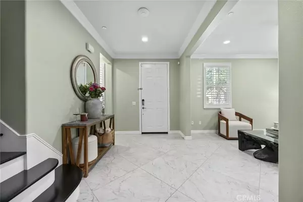 Valencia, CA 91354,28537 Vista Del Rio Drive