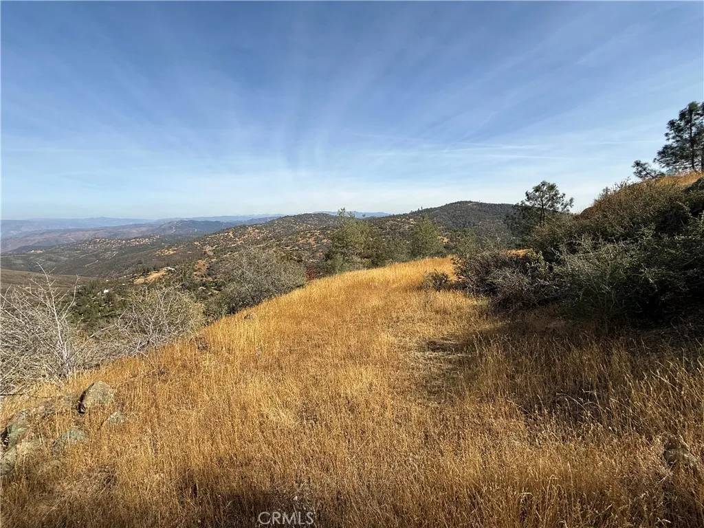 5847 W Whitlock, Mariposa, CA 95338