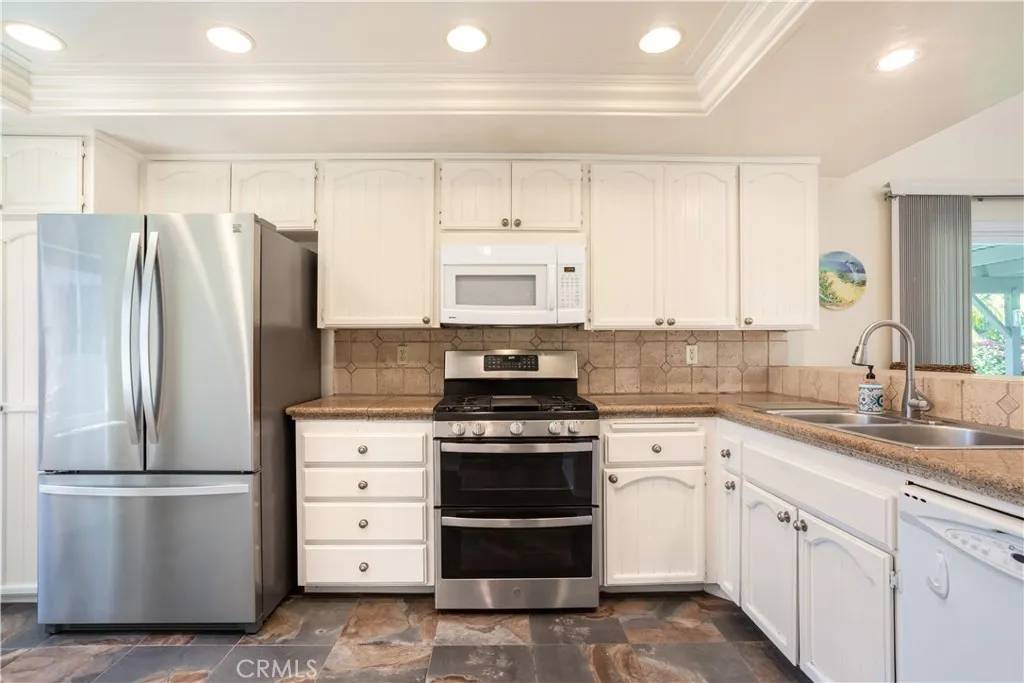 Carlsbad, CA 92009,3335 Vivienda Circle