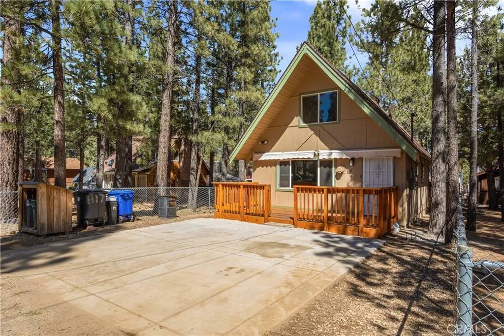 2061 6th Lane, Big Bear City, CA 92314