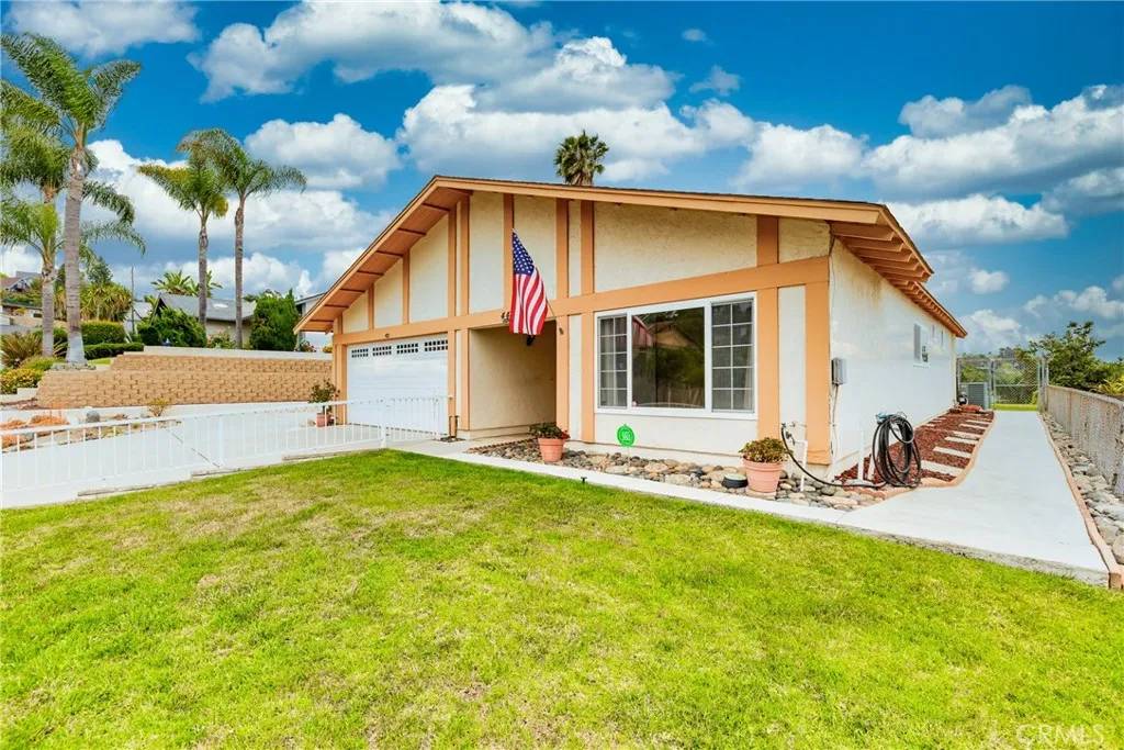 Vista, CA 92084,443 Garey Drive