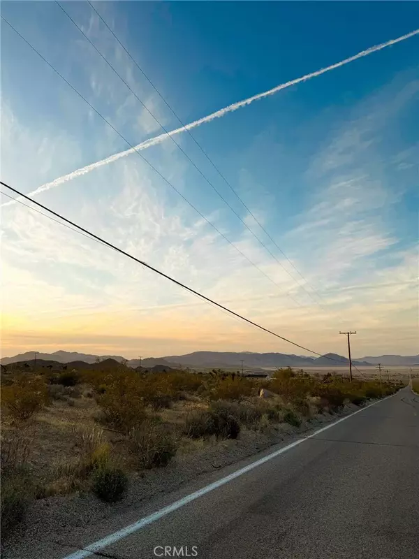 Lucerne Valley, CA 92356,7980 Crystal Creek