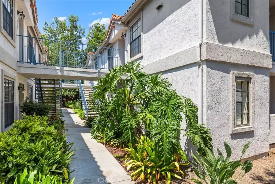 10337 Azuaga Street #218, San Diego, CA 92129