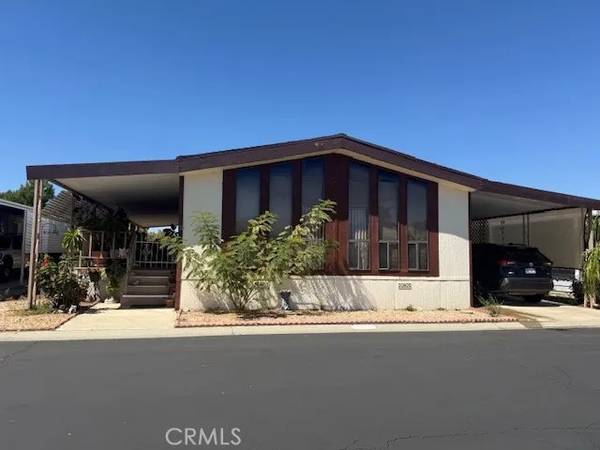 1300 W Menlo #128, Hemet, CA 92543