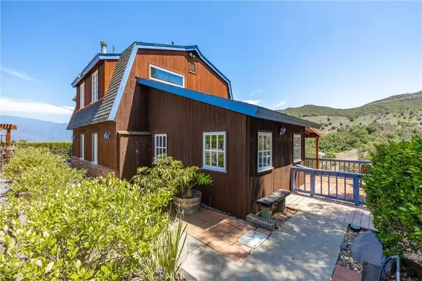 Fallbrook, CA 92028,335 Rainbow Crest