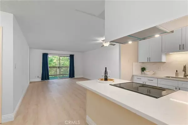 San Diego, CA 92107,4444 W Point Loma #23
