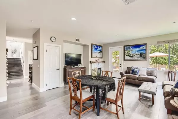 Vista, CA 92083,527 Hatherly Street