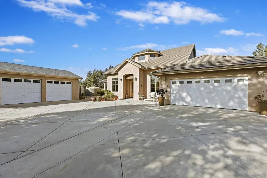 2540 Via Del Robles, Fallbrook, CA 92028