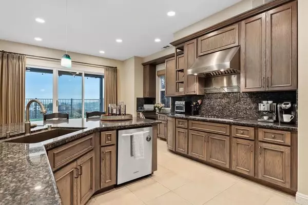 Carlsbad, CA 92009,7967 Sitio Fresca