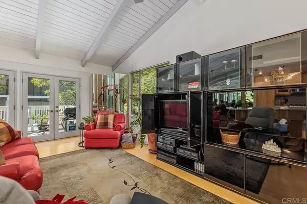 Carlsbad, CA 92009,2856 Luciernaga Street