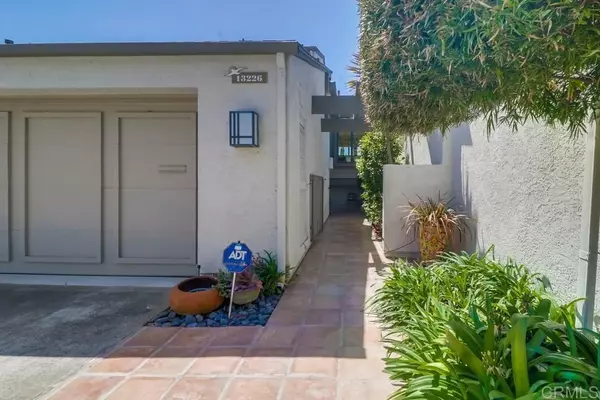 Del Mar, CA 92014,13226 Caminito Mar Villa