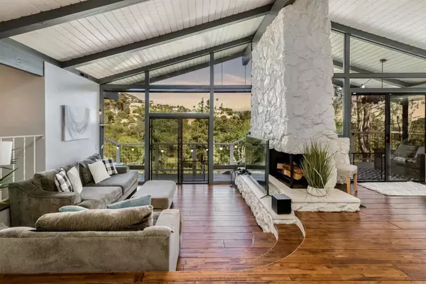 Escondido, CA 92026,26138 Jesmond Dene Road