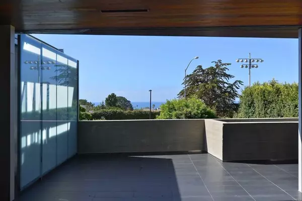 La Jolla, CA 92037,7005 FAY Avenue