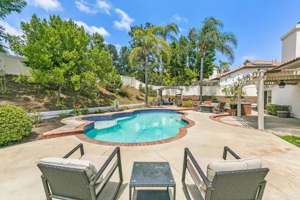 Escondido, CA 92029,1961 Continental Lane