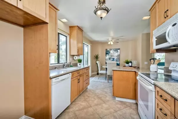 Carlsbad, CA 92009,2302 Altisma Way #201