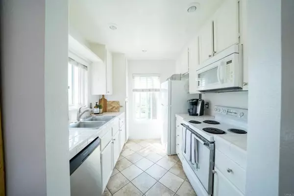 San Marcos, CA 92078,902 S Rancho Santa Fe Road #F