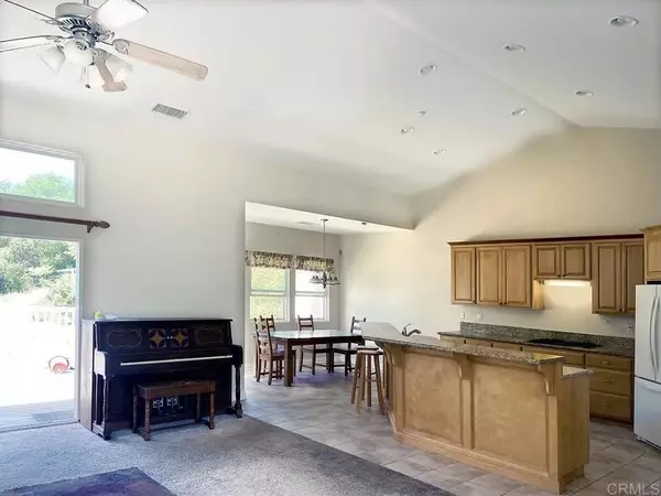 Fallbrook, CA 92028,1008 Hughes Lane