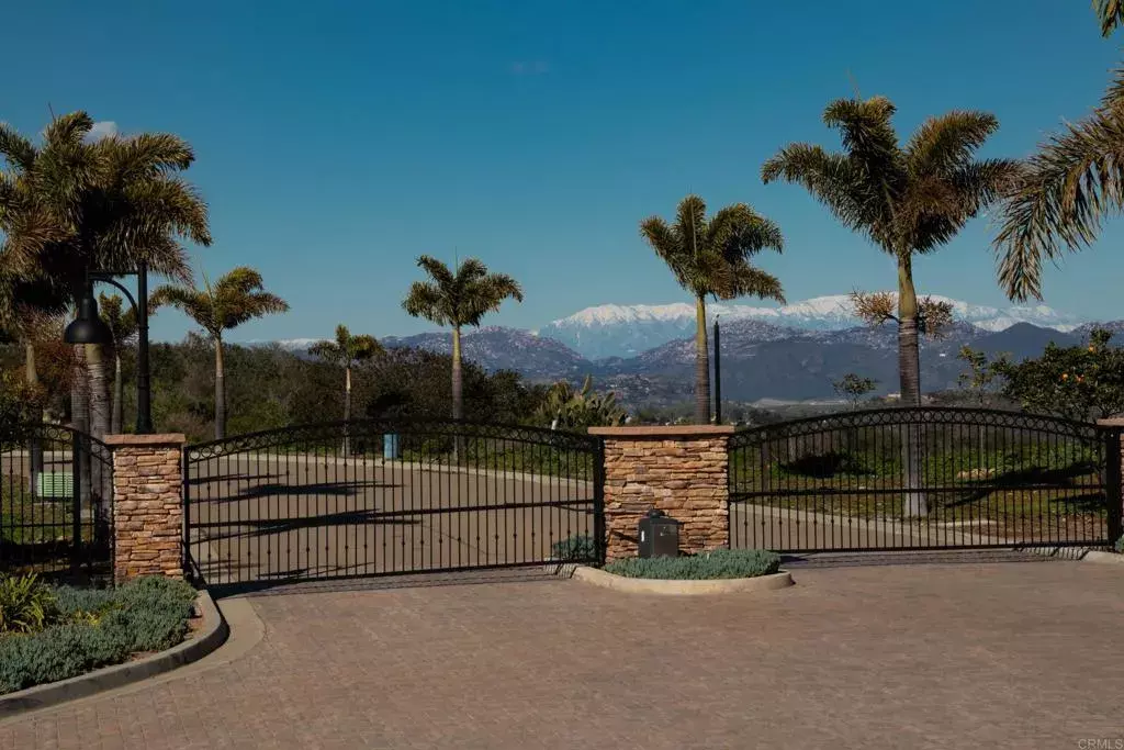 Vista, CA 92084,2322 Panoramic