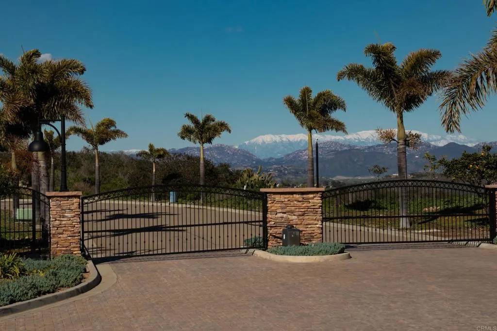 2418 Panoramic, Vista, CA 92084