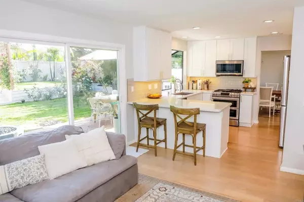 Carlsbad, CA 92009,3215 Calle Vallarta