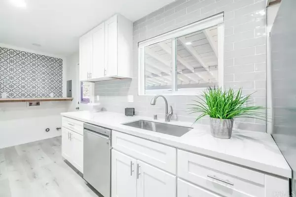 Spring Valley, CA 91977,617 San Juhn Street