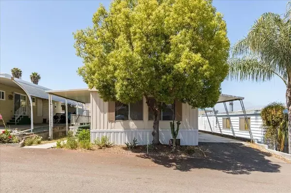 Vista, CA 92083,718 Sycamore #29