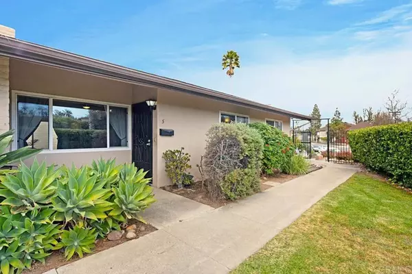 5750 Amaya Dr. #5, La Mesa, CA 91942