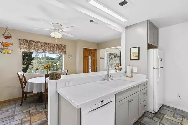 Valley Center, CA 92082,28905 Olive LN