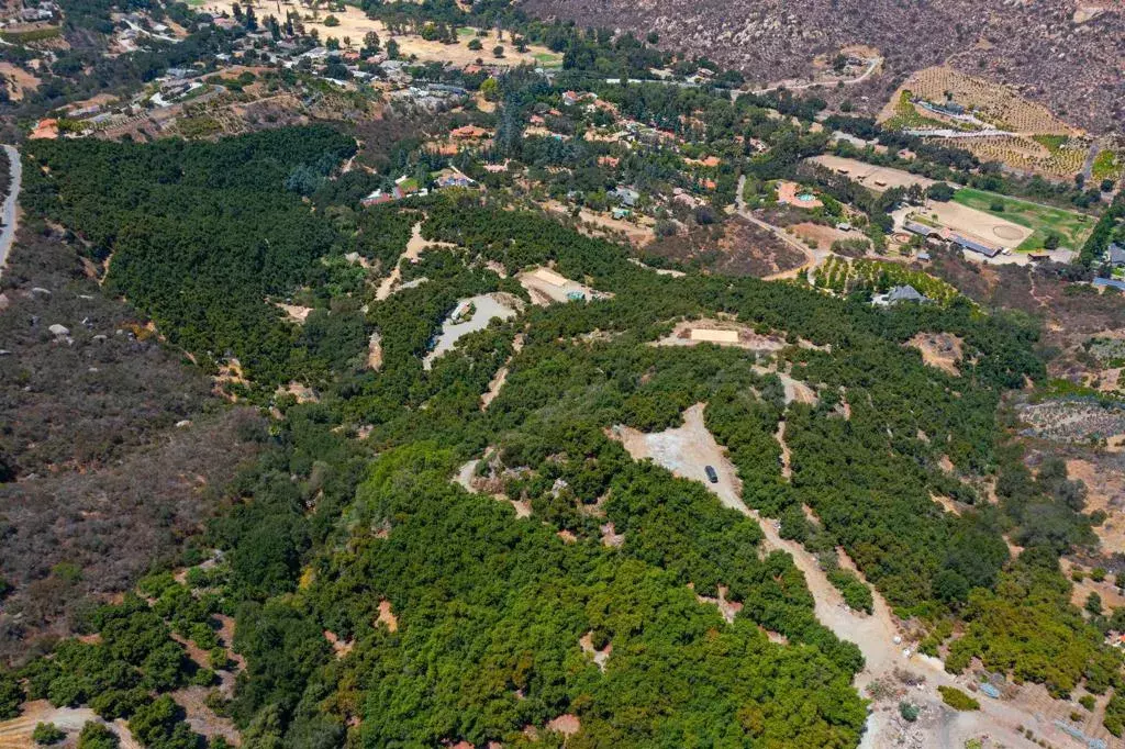 Valley Center, CA 92082,29507 Queen Anne