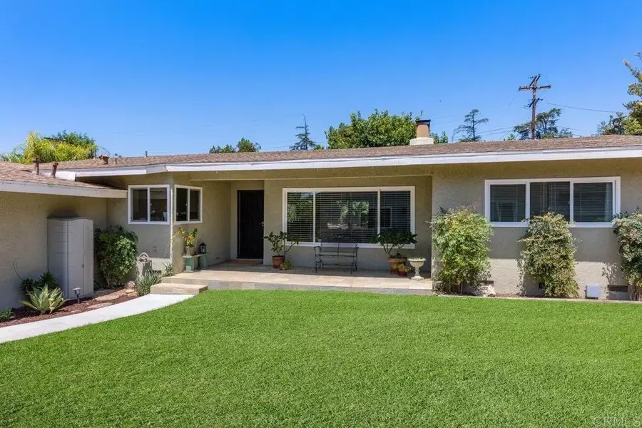 755 Suzanne Lane, Escondido, CA 92026