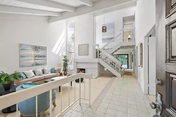 Solana Beach, CA 92075,616 Calle Paula