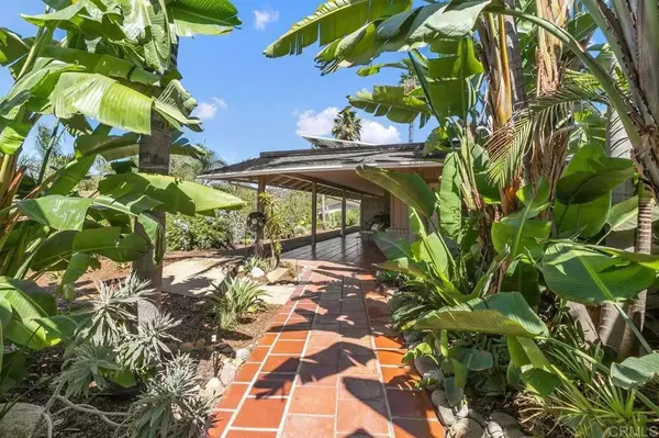 1604 Lone Oak Road, Vista, CA 92084