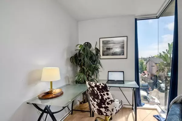 Encinitas, CA 92024,922 Sealane Drive #C