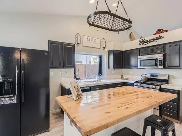 Lake Elsinore, CA 92530,32685 Cherrywood Lane