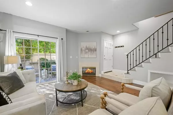 Valley Village, CA 91607,11808 Riverside Drive #14