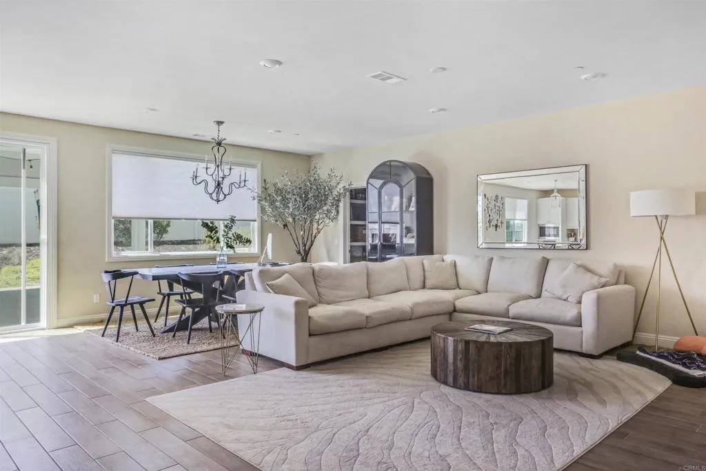 Vista, CA 92081,1168 Tesoro Place