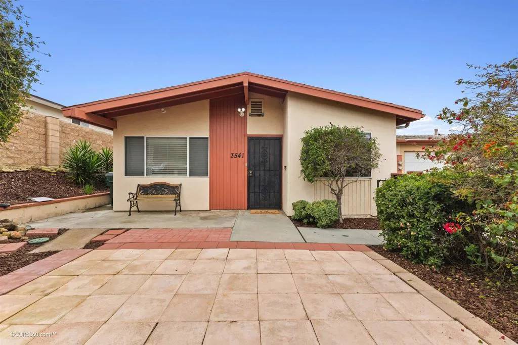 3541 Hollencrest Rd, San Marcos, CA 92069