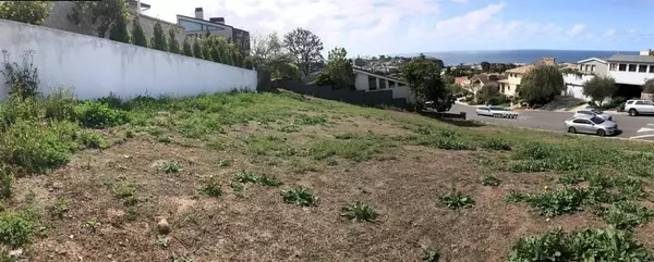 Laguna Beach, CA 92651,932 Emerald Bay