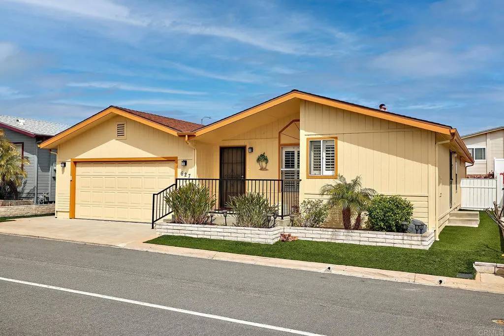 627 Via Santa Paulo, Vista, CA 92081